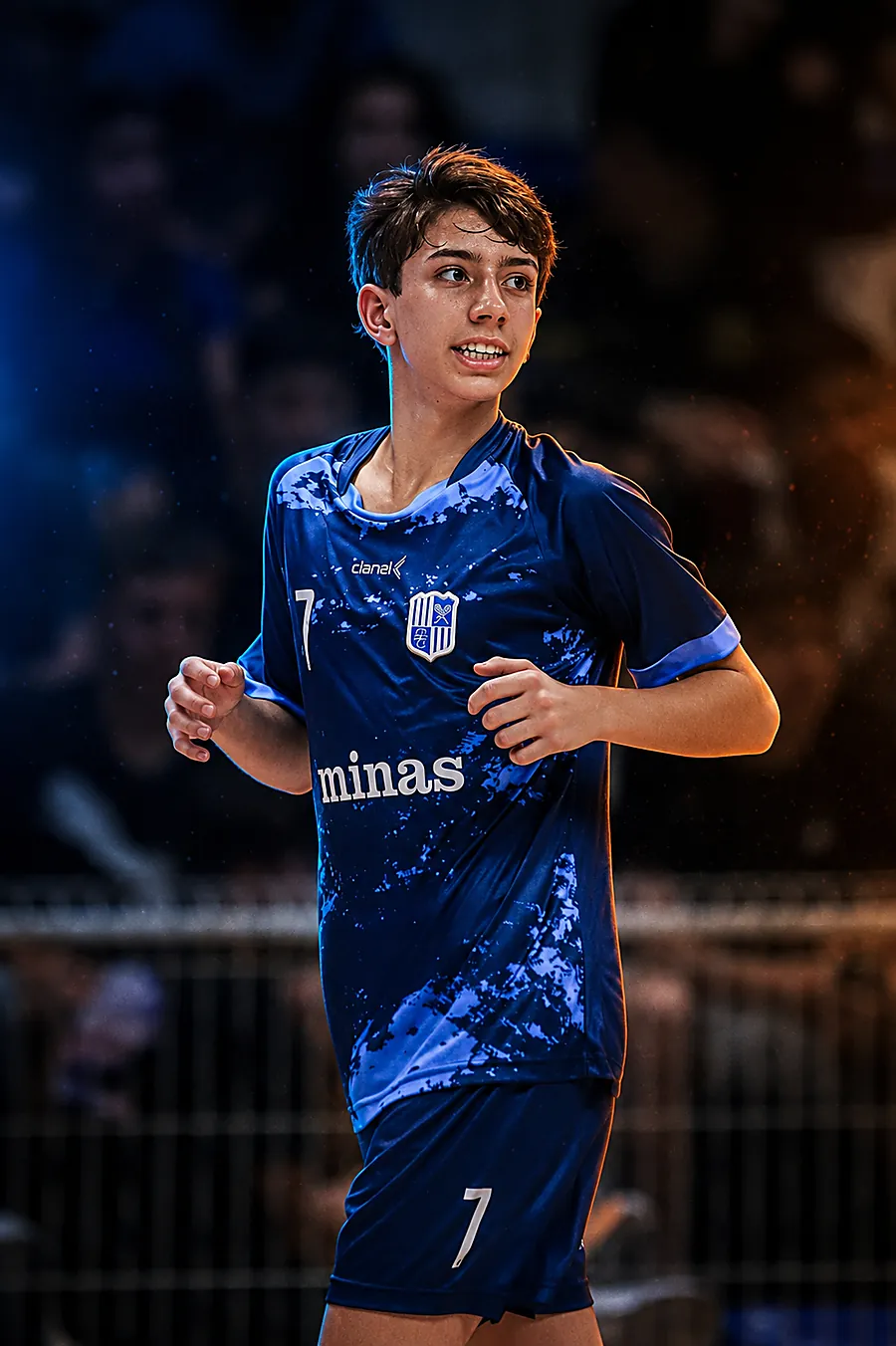 Pedro Lima dominando a bola em partida de futsal